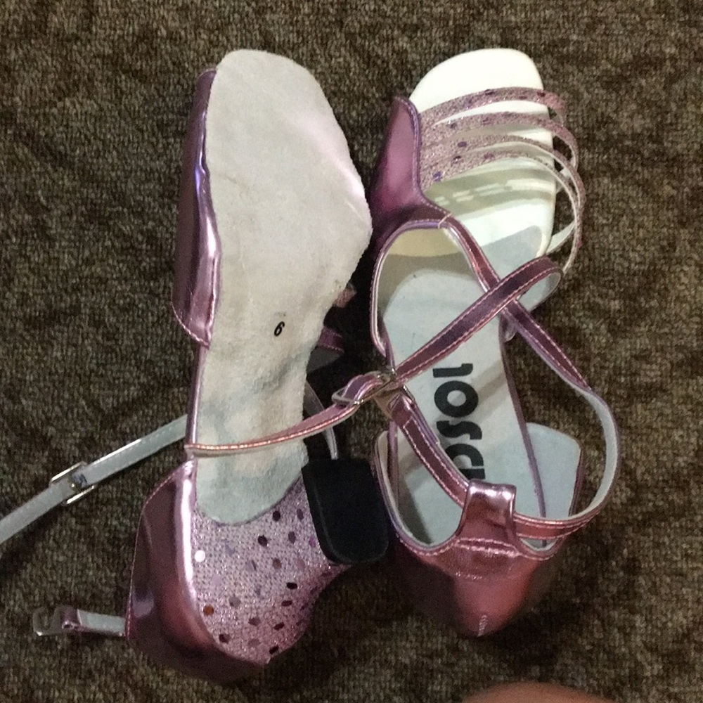 Salsa shoes